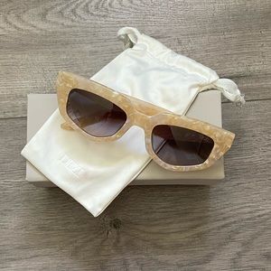 Dezi “On Read” Sunglasses